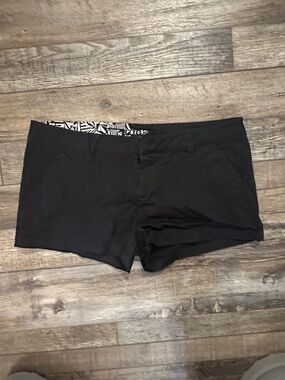Volcom Black Women's canvas Short - Comfort Fit